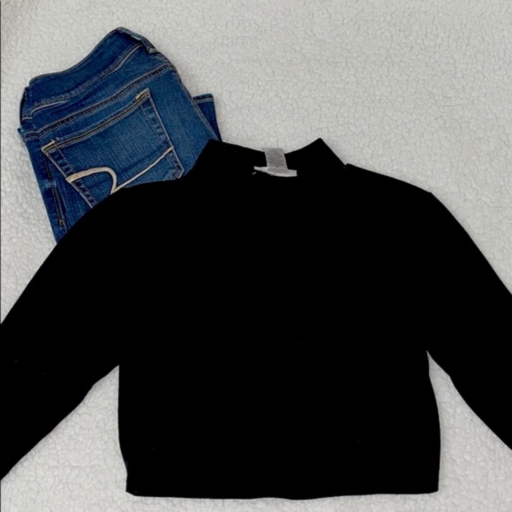 DEREK HEART Mock Neck Cropped Top